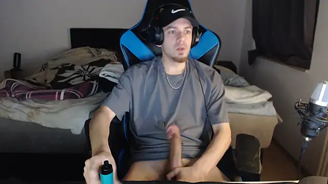 AlbanerYaro45 online show from January 7, 7:59 pm