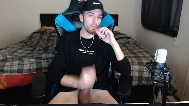 AlbanerYaro45 online show from February 22, 6:19 pm