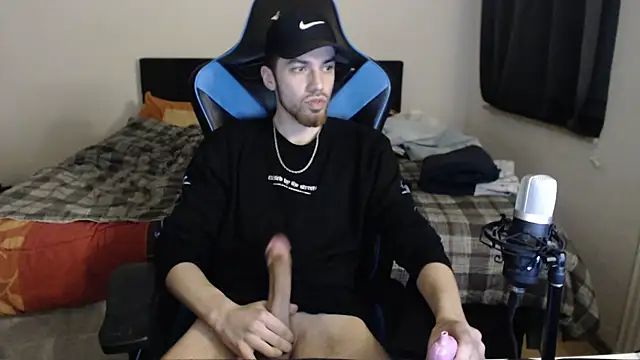 AlbanerYaro45 online show from March 1, 6:32 pm