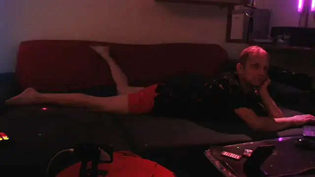 Snapshot of davidgntxxxxx chatting on October 7, 2:47 pm davidgntxxxxx online show from October 7, 2:47 pm