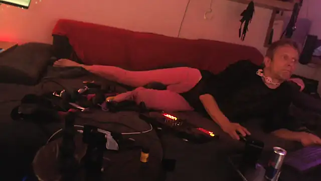 Snapshot of davidgntxxxxx chatting on November 1, 6:54 pm davidgntxxxxx online show from November 1, 6:54 pm