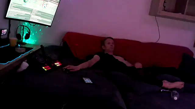 Snapshot of davidgntxxxxx chatting on November 2, 7:00 am davidgntxxxxx online show from November 2, 7:00 am