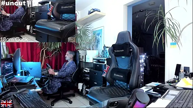 Snapshot of OnlineBossUK chatting on October 18, 5:21 am OnlineBossUK online show from October 18, 5:21 am