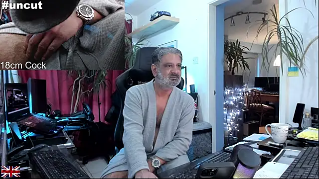 Snapshot of OnlineBossUK chatting on October 23, 7:07 am OnlineBossUK online show from October 23, 7:07 am