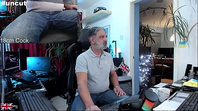 Snapshot of OnlineBossUK chatting on October 25, 5:40 pm OnlineBossUK online show from October 25, 5:40 pm