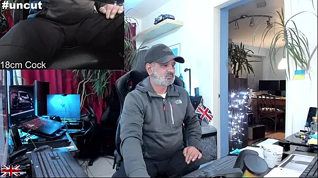 Snapshot of OnlineBossUK chatting on October 26, 6:03 pm OnlineBossUK online show from October 26, 6:03 pm