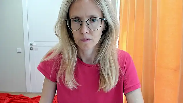 Snapshot of angelmommu chatting on September 20, 5:52 am angelmommu online show from September 20, 5:52 am