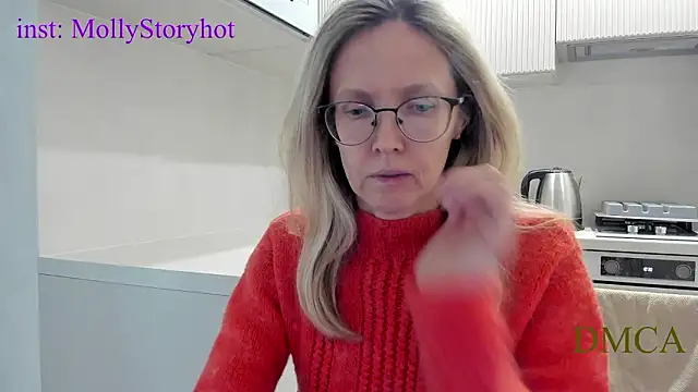 Snapshot of angelmommu chatting on February 6, 9:34 am angelmommu online show from February 6, 9:34 am