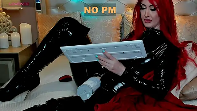 Snapshot of EvaDominatrix chatting on September 23, 6:33 pm EvaDominatrix online show from September 23, 6:33 pm