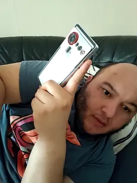 genderfluidco2 online show from April 19, 7:29 am