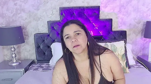 elizabeth coleman online show from May 13, 9:00 pm