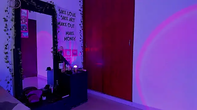 little kayla  online show from November 28, 9:17 pm