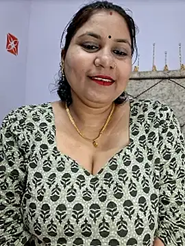 Snapshot of MOM-SUN-COUPLE chatting on February 22, 5:13 pm MOM-SUN-COUPLE online show from February 22, 5:13 pm