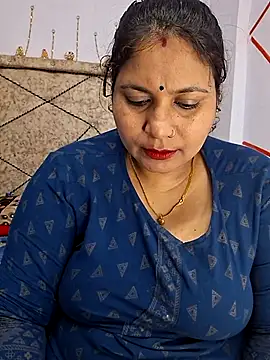 Snapshot of MOM-SUN-COUPLE chatting on February 23, 8:11 pm MOM-SUN-COUPLE online show from February 23, 8:11 pm