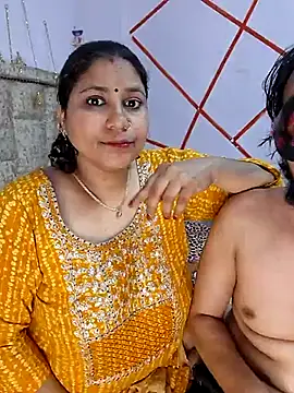 Snapshot of MOM-SUN-COUPLE chatting on March 16, 11:14 pm MOM-SUN-COUPLE online show from March 16, 11:14 pm
