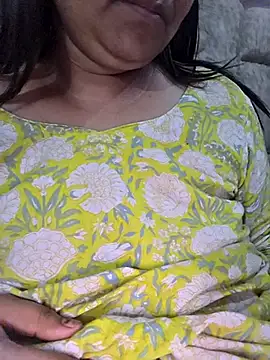 Snapshot of MOM-SUN-COUPLE chatting on April 23, 5:04 pm MOM-SUN-COUPLE online show from April 23, 5:04 pm