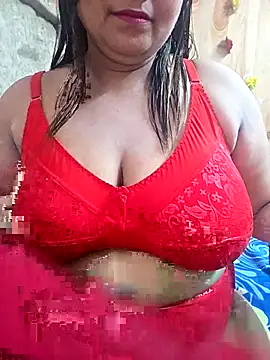 Snapshot of MOM-SUN-COUPLE chatting on April 27, 8:12 am MOM-SUN-COUPLE online show from April 27, 8:12 am