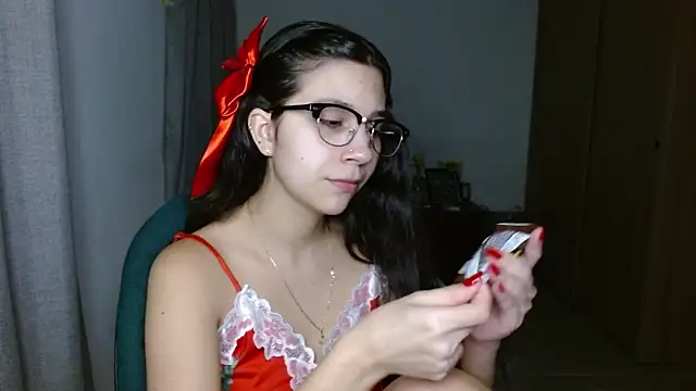 mia  lopez  online show from November 28, 1:30 am