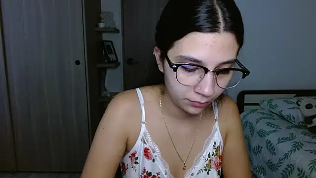 mia  lopez  online show from December 4, 1:48 am