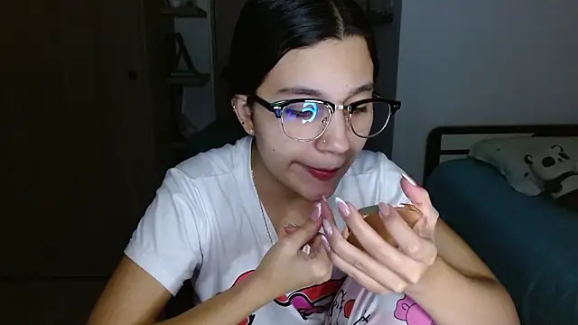 mia  lopez  online show from February 26, 3:16 am