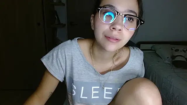 mia  lopez  online show from March 27, 1:33 am