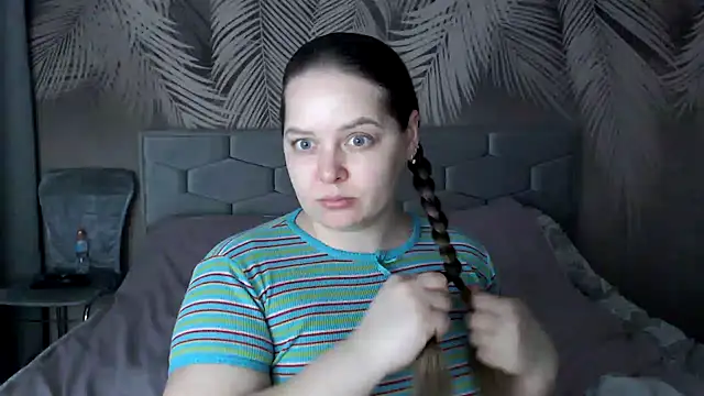 uliastar online show from February 6, 3:41 pm