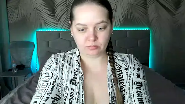 uliastar online show from February 7, 5:41 am