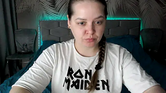 uliastar online show from March 12, 7:25 am