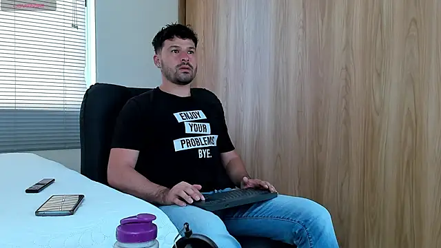 alexman fuck online show from April 15, 10:21 pm