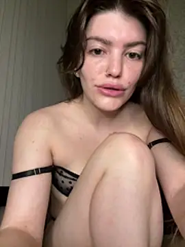 FionaLaNice online show from May 3, 9:10 pm
