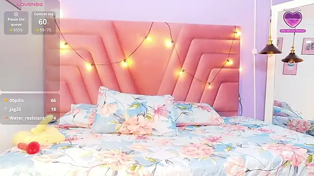 Snapshot of kinkylittlegirll chatting on February 26, 2:43 am kinkylittlegirll online show from February 26, 2:43 am