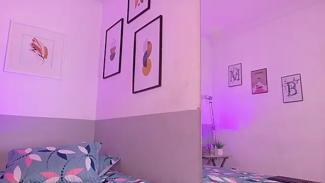 Snapshot of kinkylittlegirll chatting on April 4, 2:54 am kinkylittlegirll online show from April 4, 2:54 am