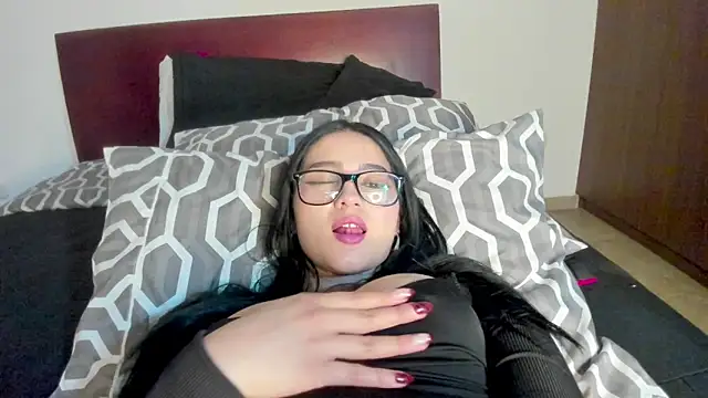 Snapshot of Hott_Hanna chatting on October 18, 6:48 am Hott Hanna online show from October 18, 6:48 am