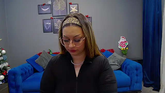 Katewalker  online show from December 11, 8:39 pm