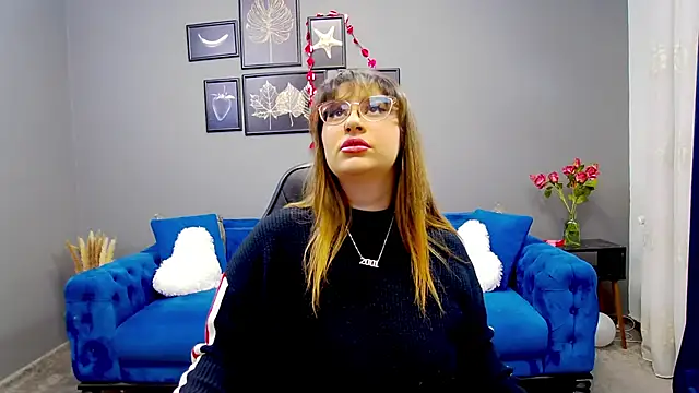 Katewalker  online show from February 19, 6:10 pm