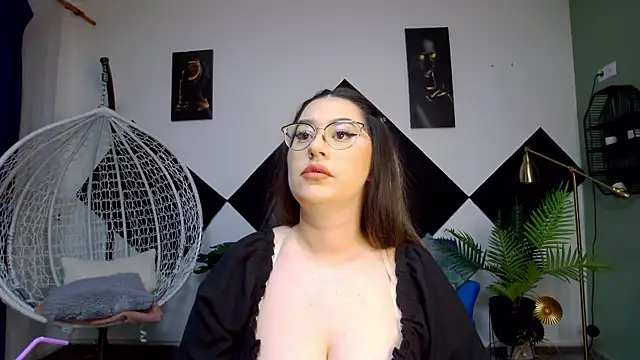 Katewalker  online show from May 8, 7:19 pm
