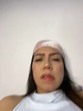 martina contreras online show from December 29, 4:27 am