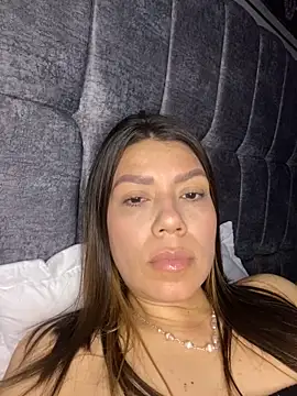 martina contreras online show from November 9, 2:04 pm