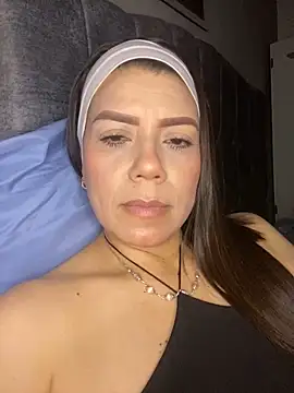 martina contreras online show from May 18, 4:07 am