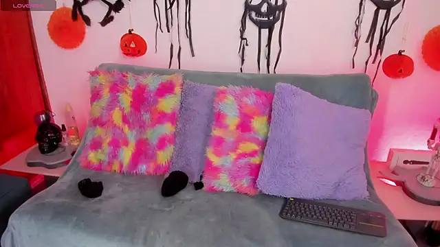 Cata green online show from October 6, 7:44 pm