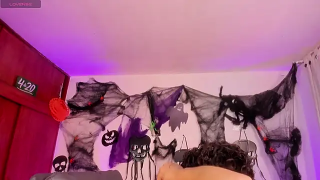 Cata green online show from October 17, 8:33 pm