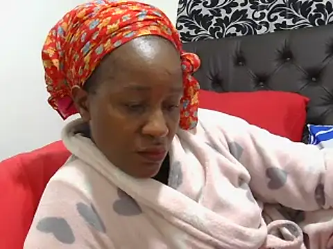 Snapshot of sluttylaura21 chatting on February 25, 4:14 am sluttylaura21 online show from February 25, 4:14 am