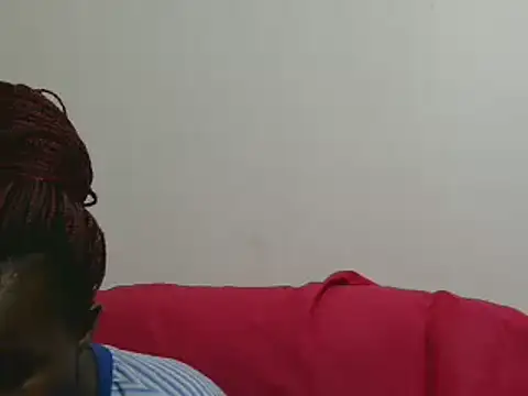 Snapshot of sluttylaura21 chatting on February 27, 5:26 pm sluttylaura21 online show from February 27, 5:26 pm