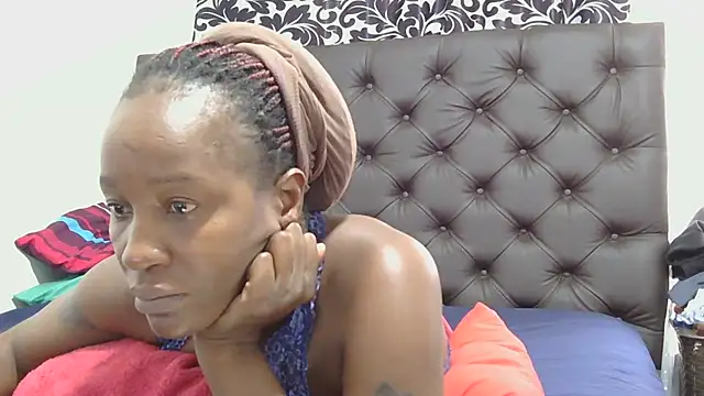 Snapshot of sluttylaura21 chatting on March 3, 5:53 am sluttylaura21 online show from March 3, 5:53 am