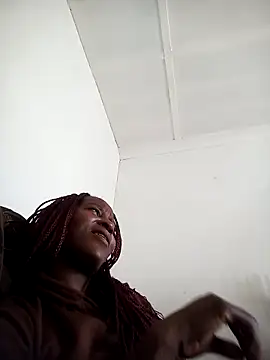 Snapshot of sluttylaura21 chatting on March 5, 8:43 am sluttylaura21 online show from March 5, 8:43 am