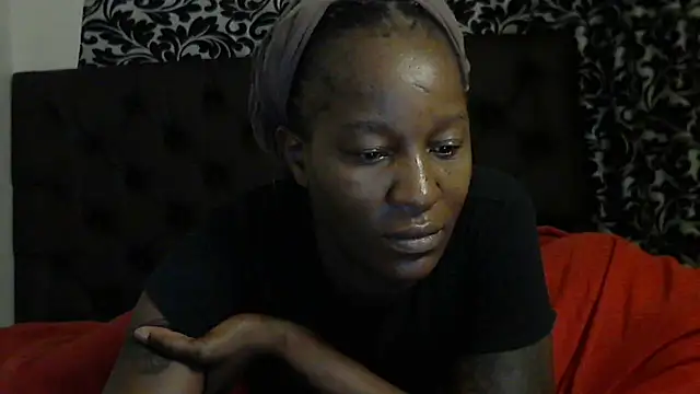 Snapshot of sluttylaura21 chatting on March 10, 3:23 am sluttylaura21 online show from March 10, 3:23 am