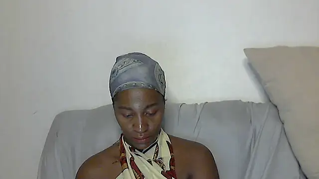 Snapshot of sluttylaura21 chatting on March 13, 4:27 am sluttylaura21 online show from March 13, 4:27 am