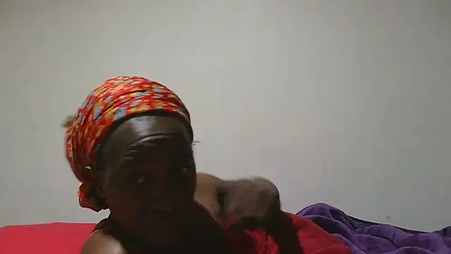 Snapshot of sluttylaura21 chatting on September 15, 4:23 am sluttylaura21 online show from September 15, 4:23 am