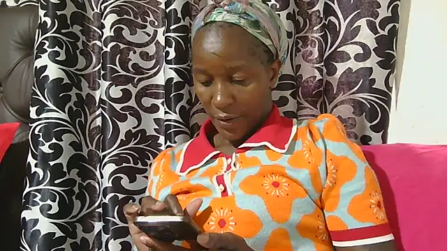 Snapshot of sluttylaura21 chatting on September 20, 7:53 am sluttylaura21 online show from September 20, 7:53 am