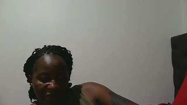 Snapshot of sluttylaura21 chatting on September 28, 6:24 pm sluttylaura21 online show from September 28, 6:24 pm